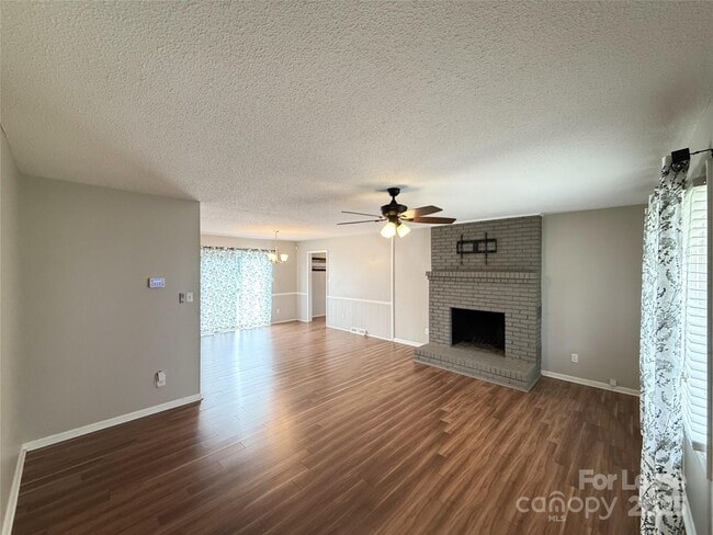 Building Photo - 4712 Jamee Dr