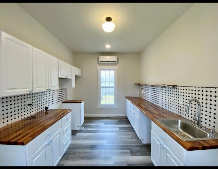 Kitchen - 2611 4th Ave