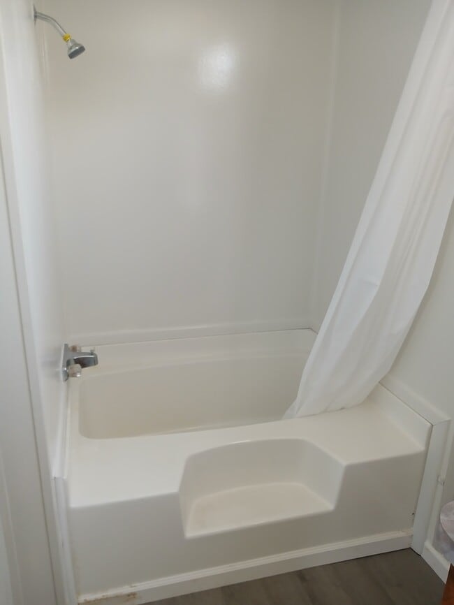 Building Photo - Mobile Home For Sale