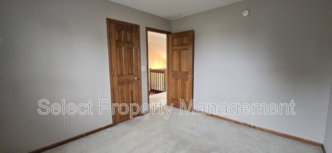 Building Photo - 3120 Pinoak Ct