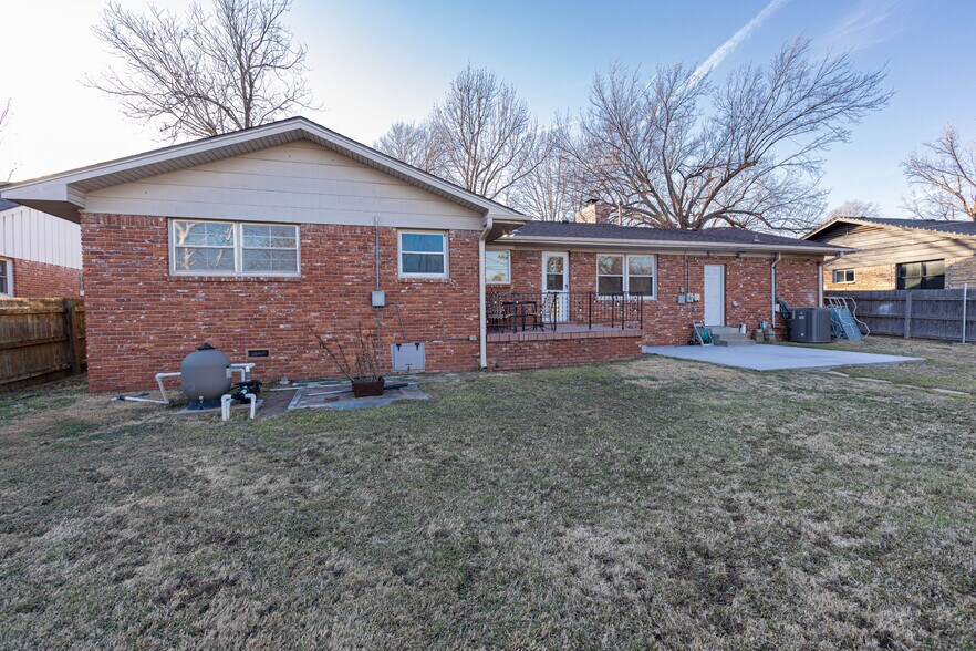 Building Photo - 1937 S Fulton Ave