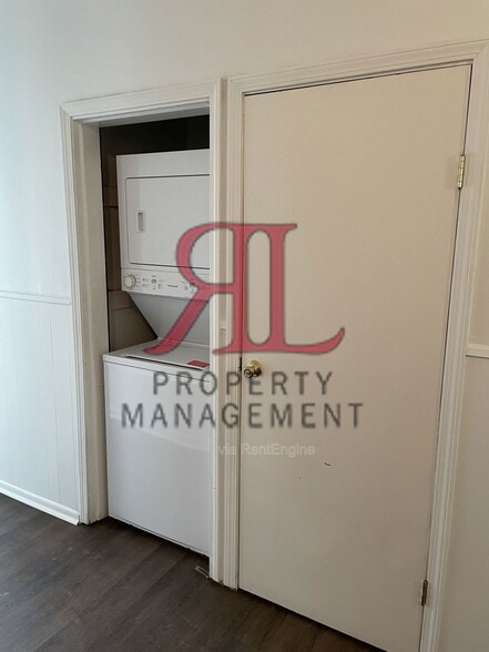 Building Photo - 346 Stewart Ave