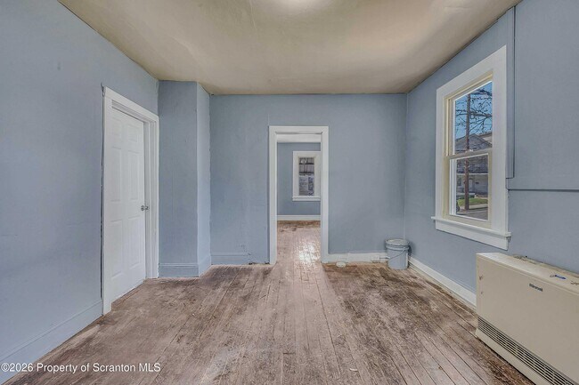 Building Photo - 1019 S Webster Ave