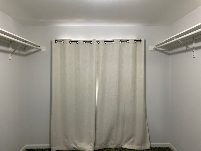 Building Photo - In The Country But Near Town!! With A Shop!!