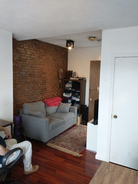 Building Photo - 84 Chandler St