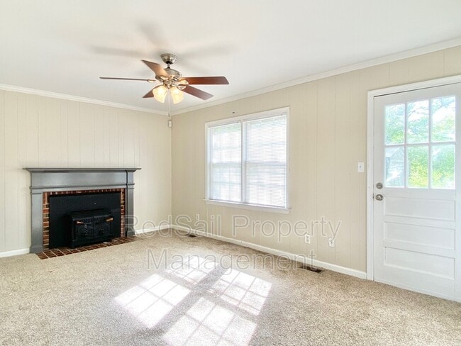 Building Photo - 224 Saddler Dr