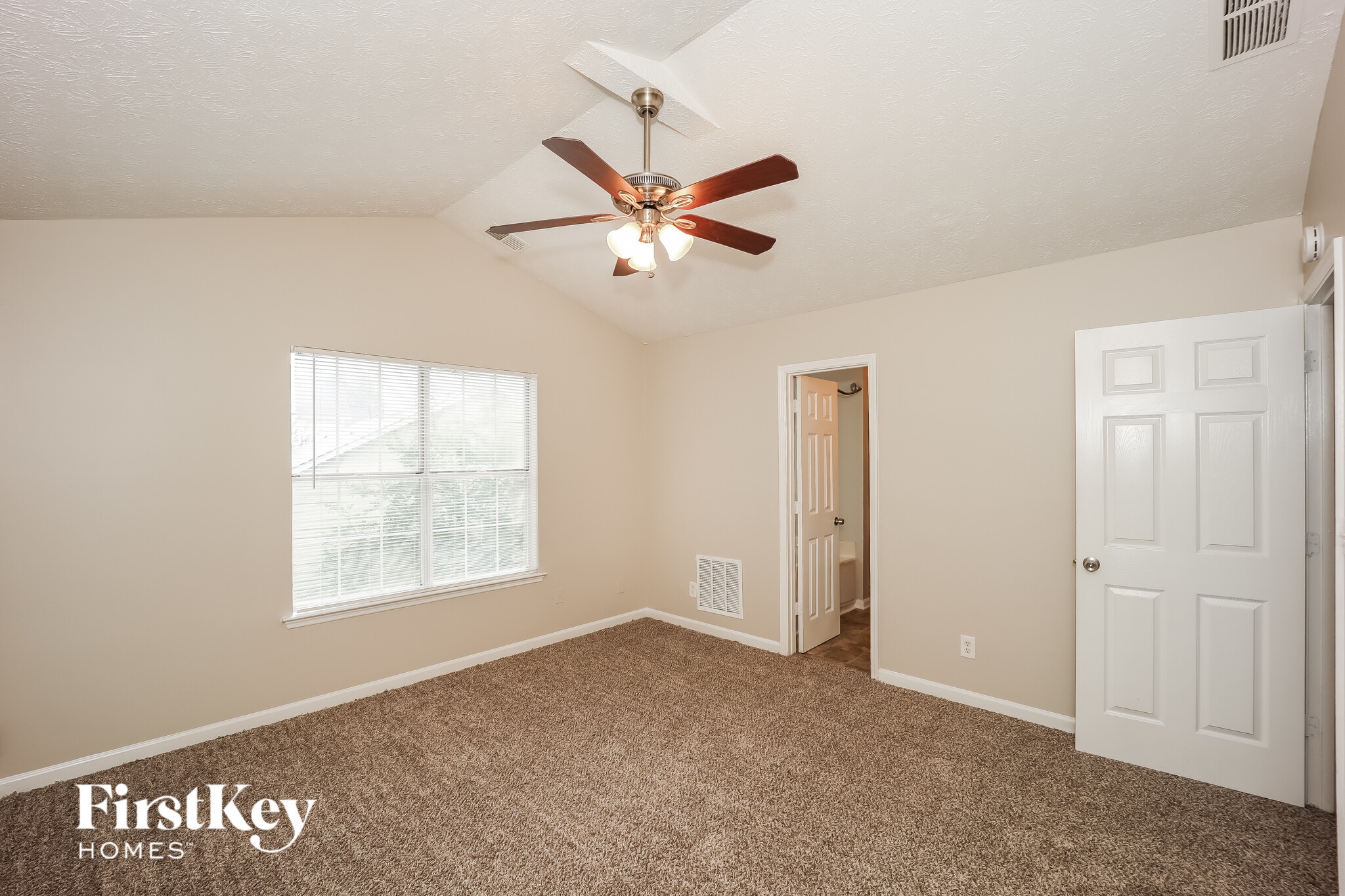 Building Photo - 6493 Pine Bark Ct