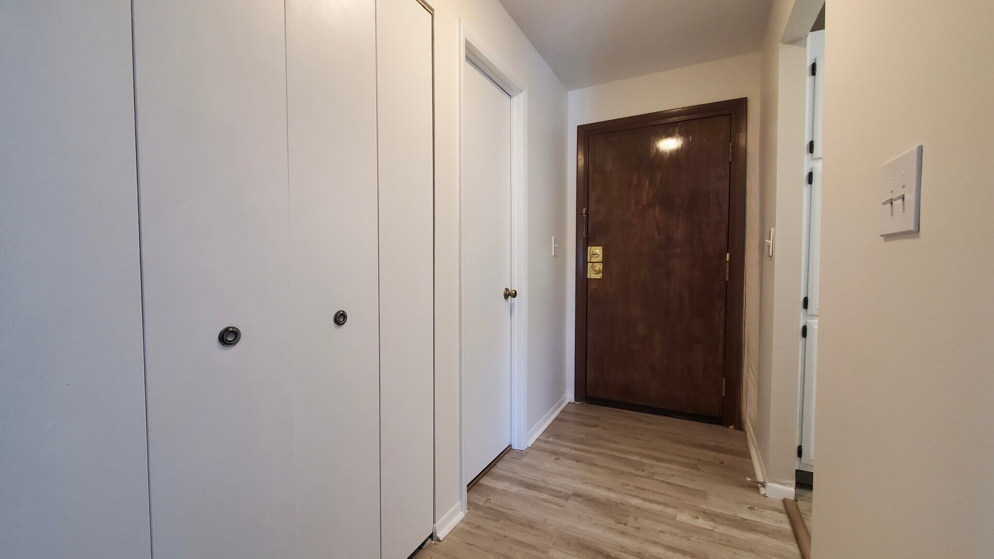 Main entrance into the unit - 1675 Cedarwood Dr