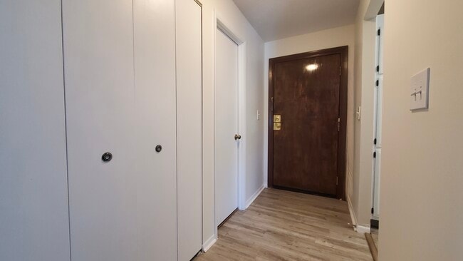 Main entrance into the unit - 1675 Cedarwood Dr