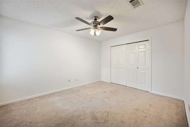 Building Photo - 12800 Briar Forest Dr