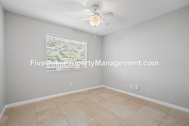 Building Photo - 3301 Burberry Way