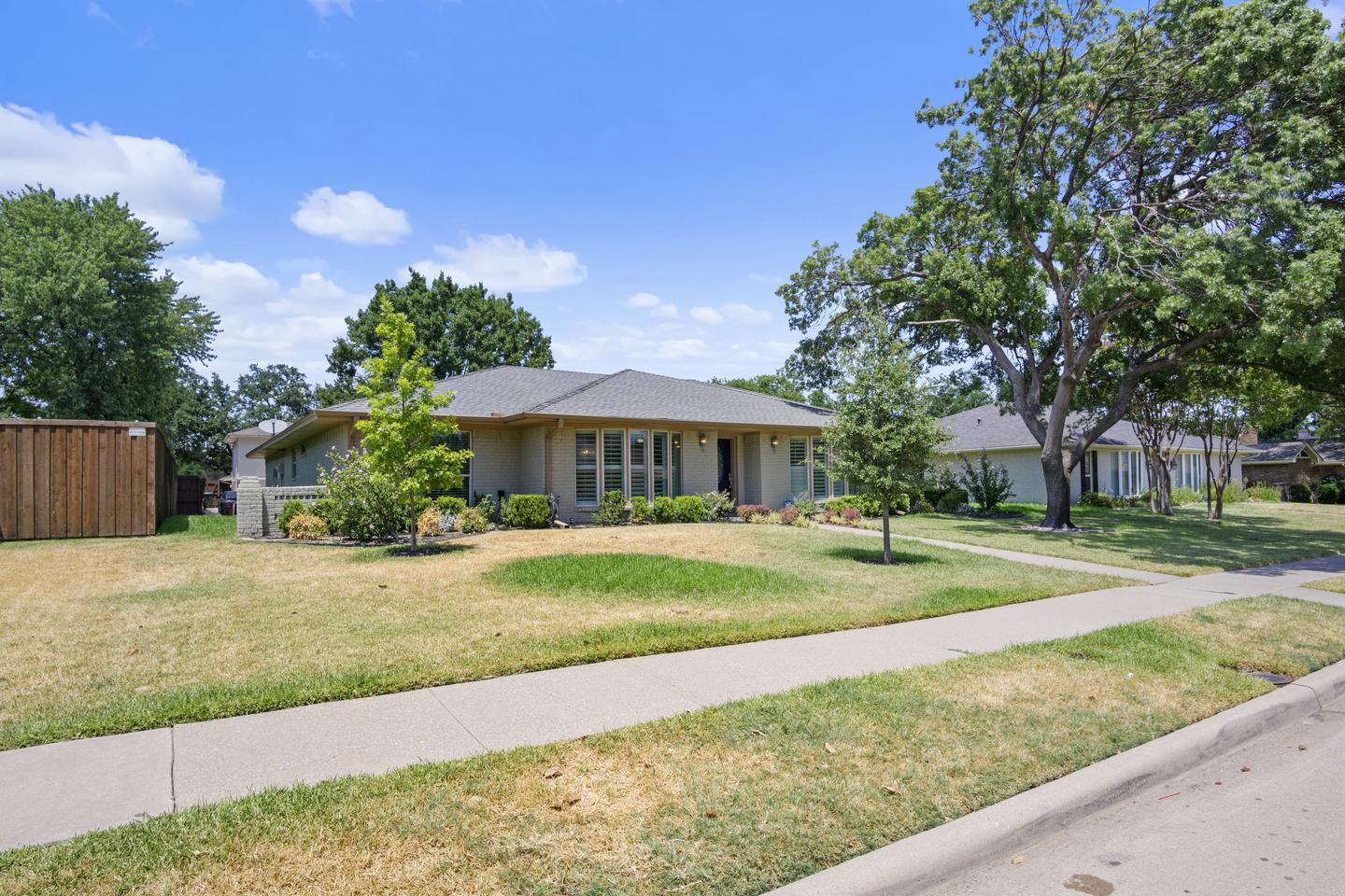 Building Photo - Stylishly remodeled Plano home with dazzli...