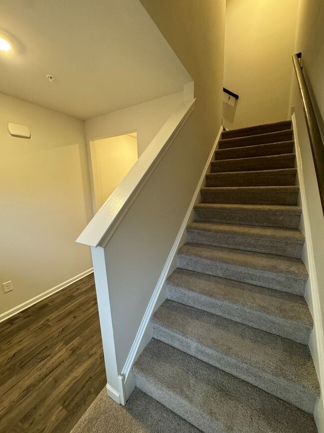 Building Photo - THREE BEDROOM NEW CONSTRUCTION PARKLAND SCHOOLS Townhome