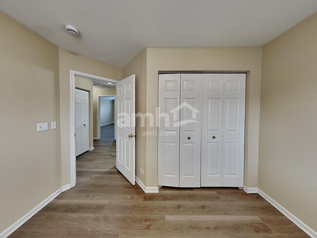 Building Photo - 388 Pheasant Chase Dr