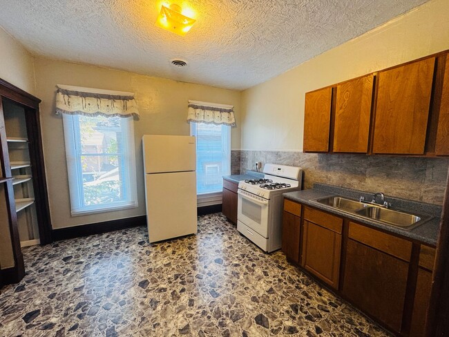 Building Photo - 420-422 Pennsylvania Ave