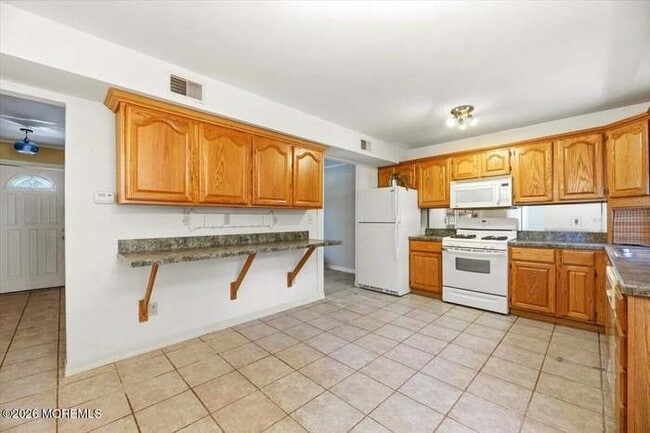 Building Photo - 5 Morey Ln