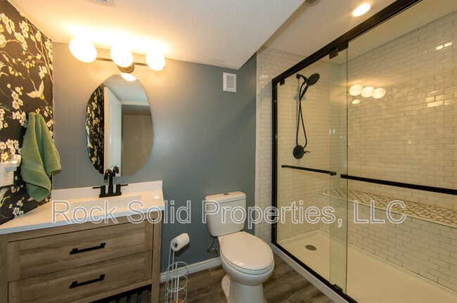 Building Photo - 3618 Woodhaven Dr