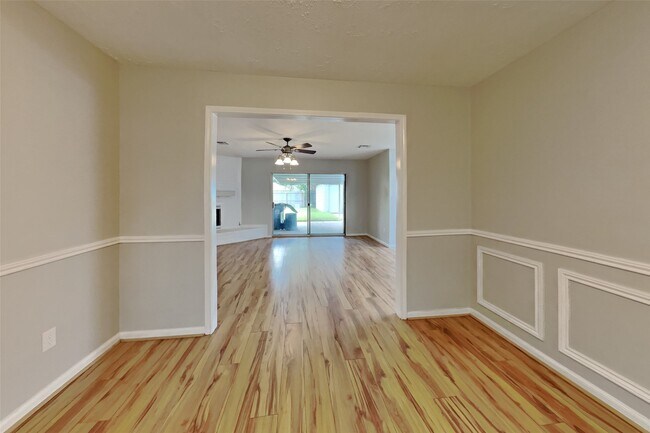Building Photo - 1920 Crooked Creek Ln