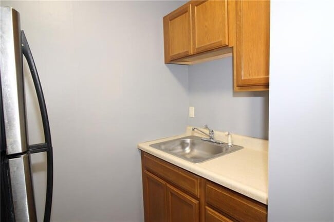 Building Photo - 1107 Mt Royal Blvd