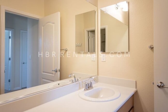 Building Photo - Questa Village - Mountain House- Spacious ...