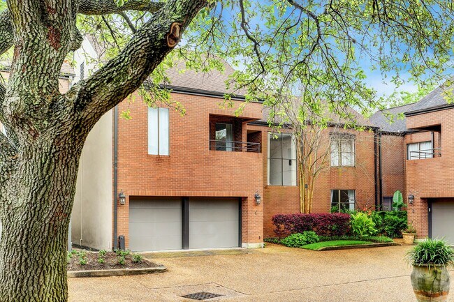 Building Photo - 5300 Mercer St