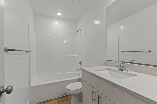 Building Photo - NT 3331