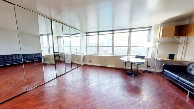 Building Photo - 655 W Irving Park Rd