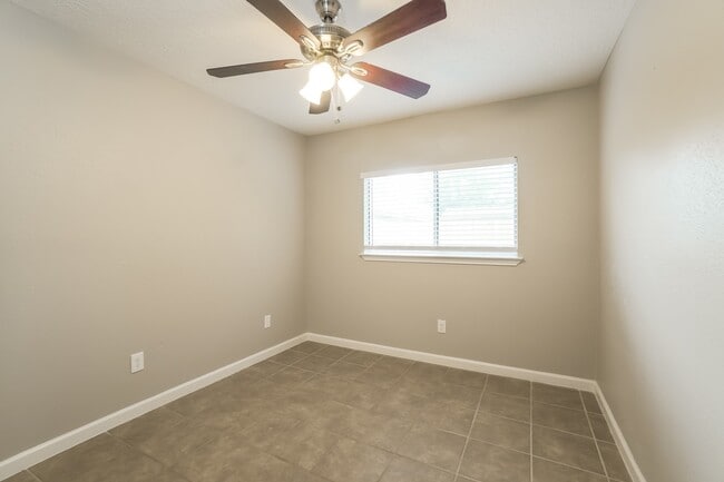 Building Photo - 15118 Loma Paseo Dr