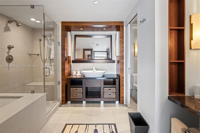 Building Photo - 6801 Collins Ave