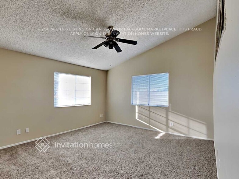 Building Photo - 11025 N 81st Dr