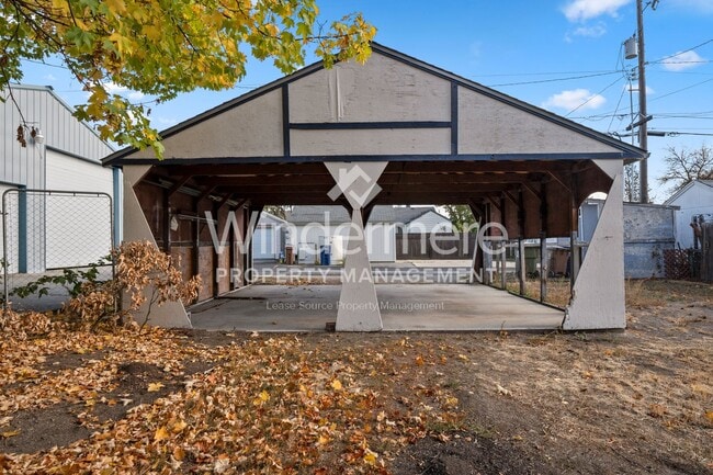 Building Photo - *** COMING SOON *** Darling 2 bedroom, 1 bath Home In Spokane