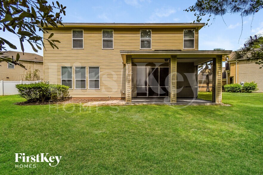 Building Photo - 1504 Falabella Dr