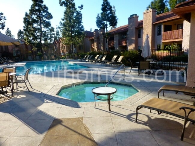 Building Photo - 12051 Alta Carmel Ct