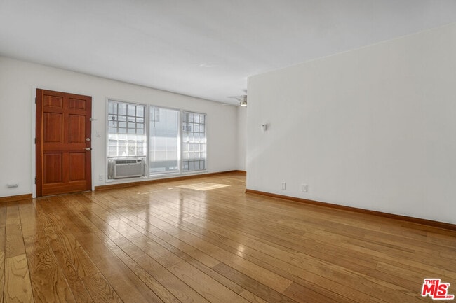 Building Photo - 218 S Gale Dr