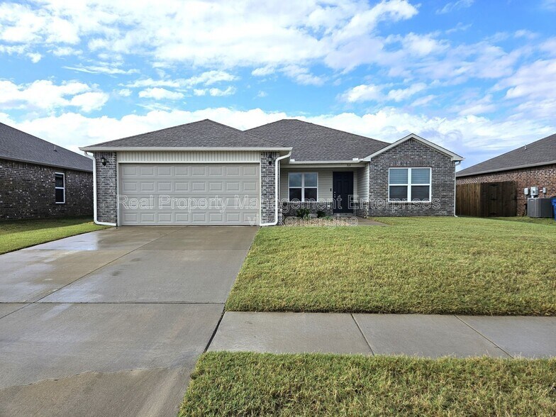 Building Photo - 319 Waterside Dr
