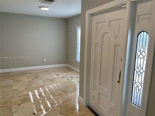 Building Photo - 3191 Ohio St