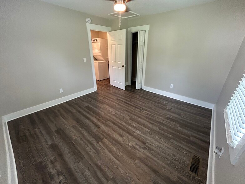 Bedroom - 102 Ross Dr