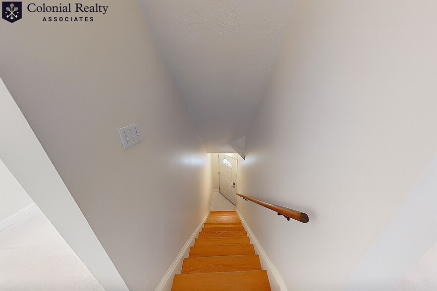 Building Photo - 83 Putnam St