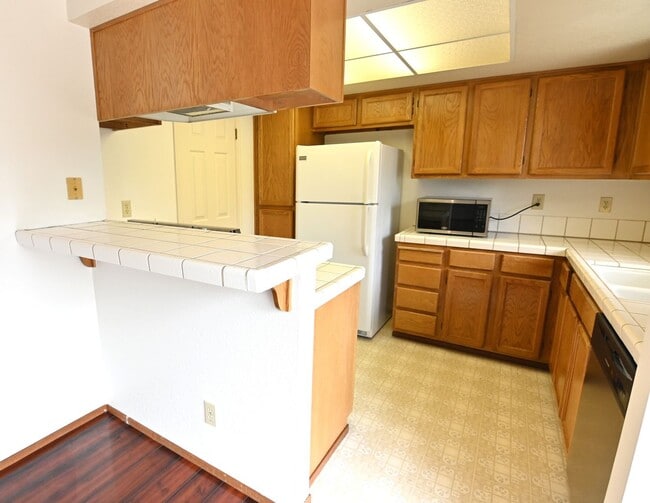 Building Photo - 1032 Summerplace Dr