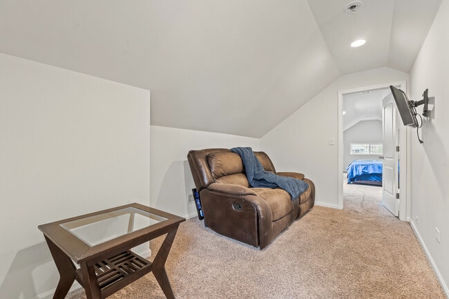 Building Photo - 7938 S Bennett Ave