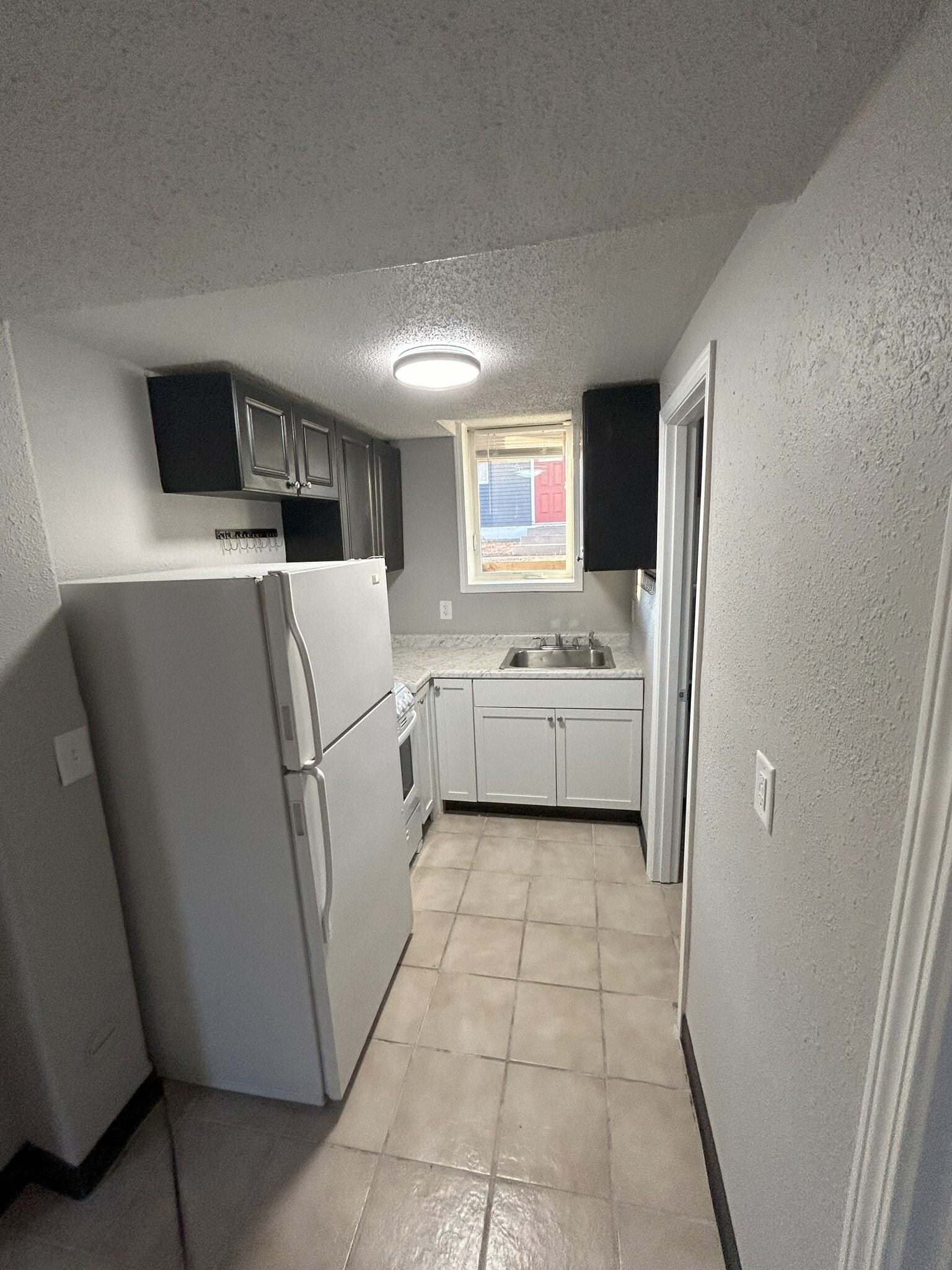 Lower - 613 N Franklin Ave