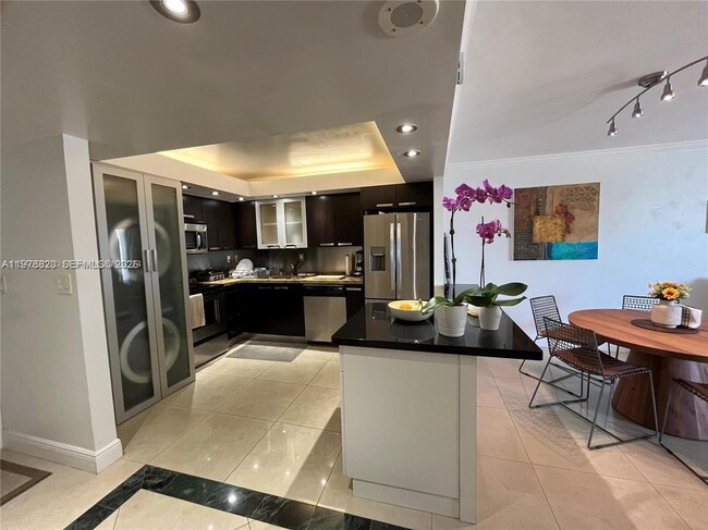 Building Photo - 1865 Brickell Ave