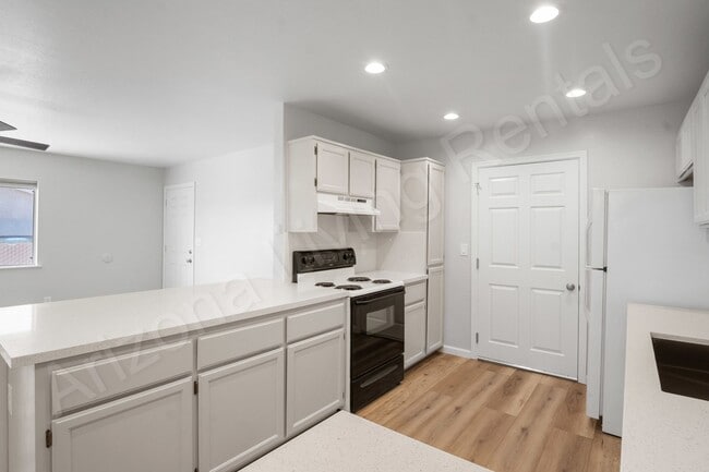 Building Photo - OSBO3240