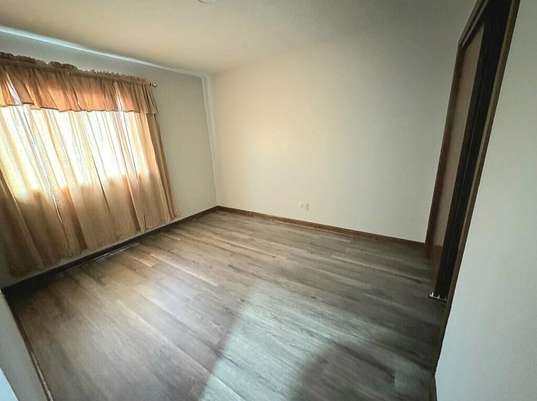 Building Photo - 1911 Glendale Rd