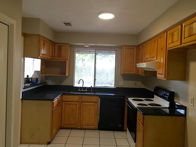 Building Photo - 17915 Wild Willow Ln