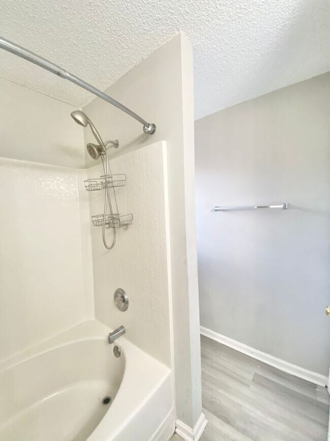 Building Photo - Available NOW