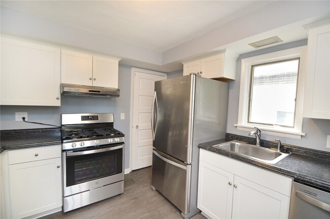 Building Photo - 144 Parce Ave