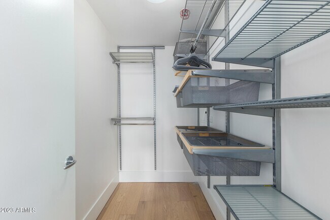 Building Photo - 7137 E Rancho Vista Dr