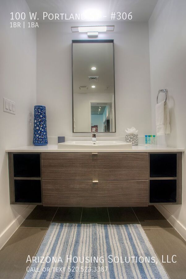 Building Photo - 100 W Portland St