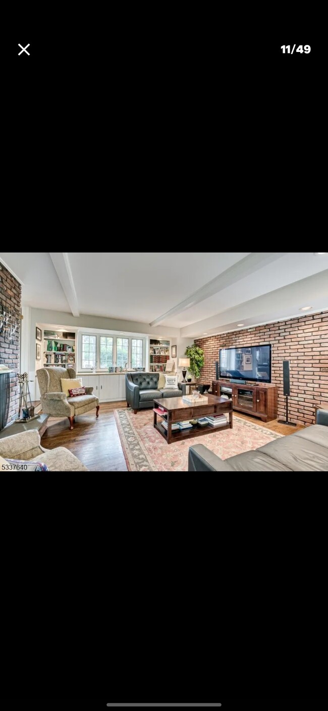 Building Photo - 6 Oak Grove Ln